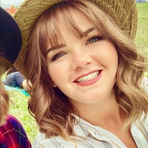 Meet your Posher, Rebecca